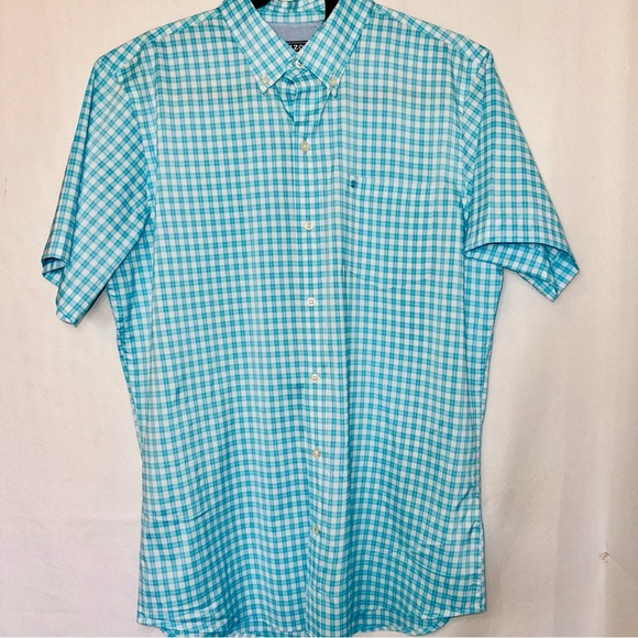 Medium NWOT IZOD feels like a fishing shirt blue and white
Button down collar - Picture 3 of 9